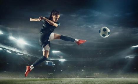 Why Twitter Should Share Revenues with Soccer Players