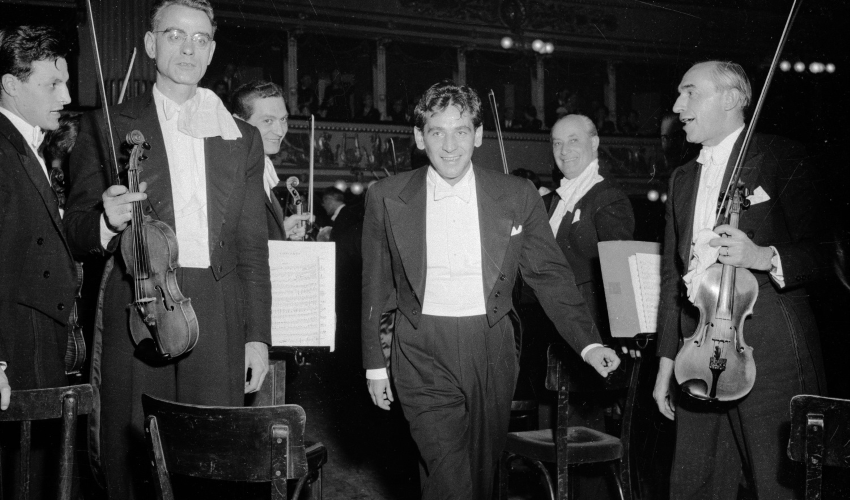 Trenta cameristi della Scala celebrano Bernstein sul palco Bocconi