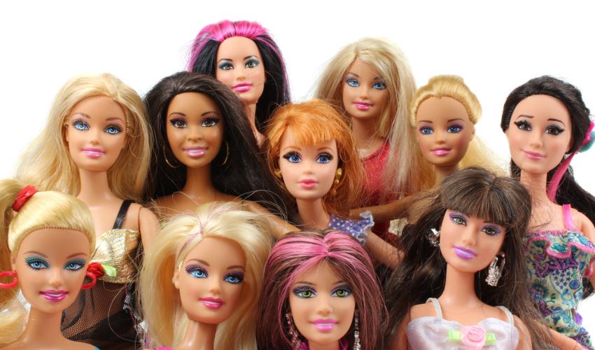 Barbie fa parlare di se' anche in aula